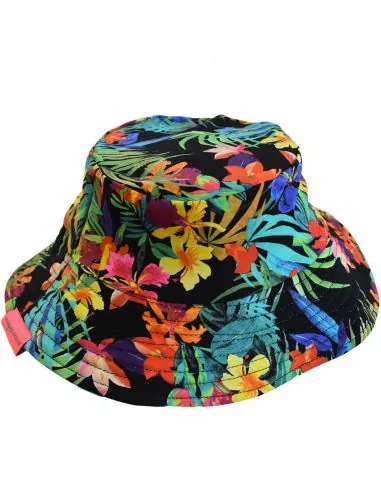 L'accessoire indispensable face au soleil, le chapeau Tropiques.