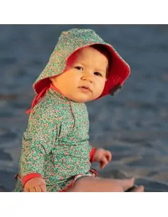 Le t-shirt manches longues Zélie pour une protection solaire optimale.