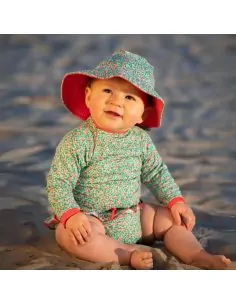 Ensemble maillot de bain anti-UV pour bébé.